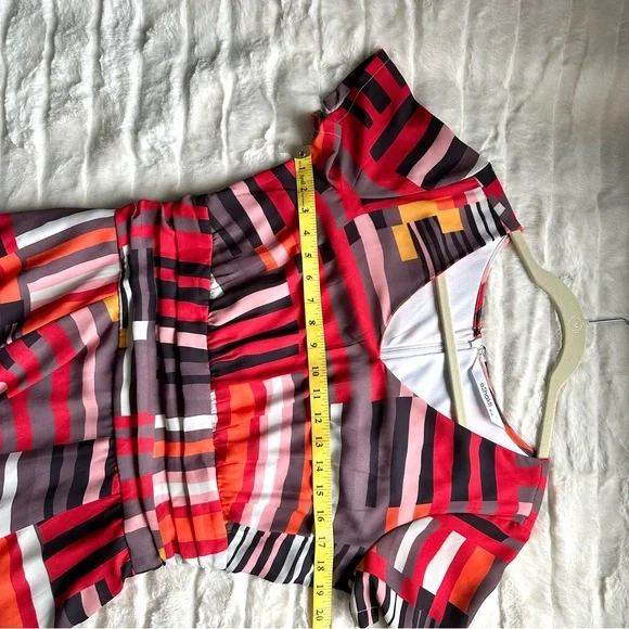 Stunning graphic stripe print crepe dress w/pockets! M-10 NWOT. Never worn. - Picture 12 of 13